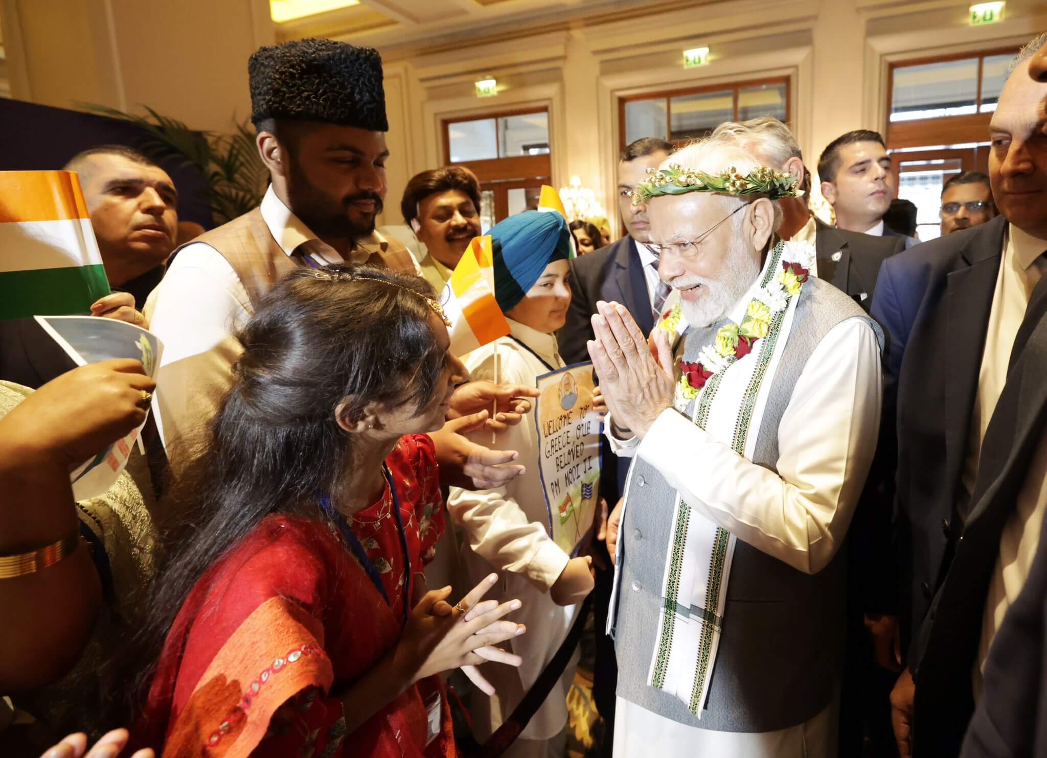 PM Modi received warm welcome from Indian Community in Greece