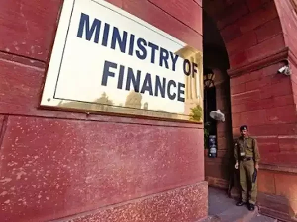 Finance Ministry gave Rs 10,000 crore advance for MGNREGS from Contingency Fund: Govt